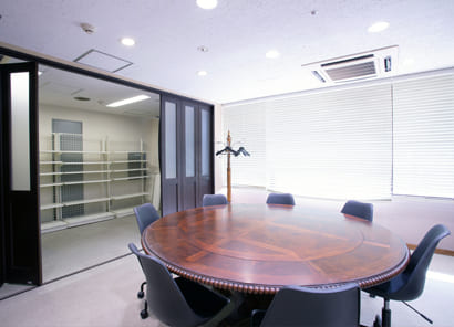 全画面表示で部屋を360度見渡せます